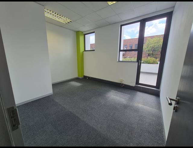 761M² OFFICE TO LET IN RIVONIA